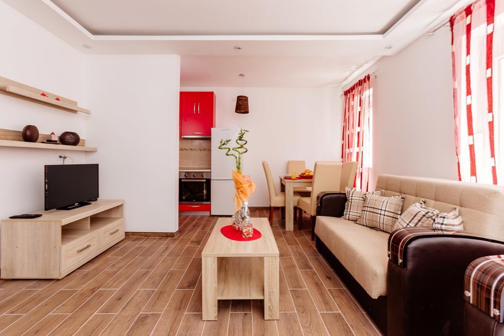 Dream Vacation Apartments Tivat Exteriör bild