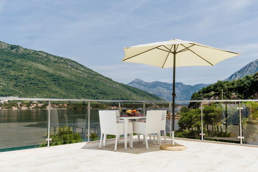 Dream Vacation Apartments Tivat Exteriör bild