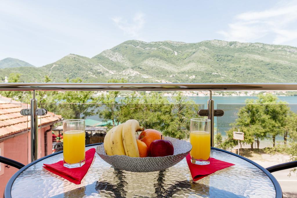 Dream Vacation Apartments Tivat Exteriör bild