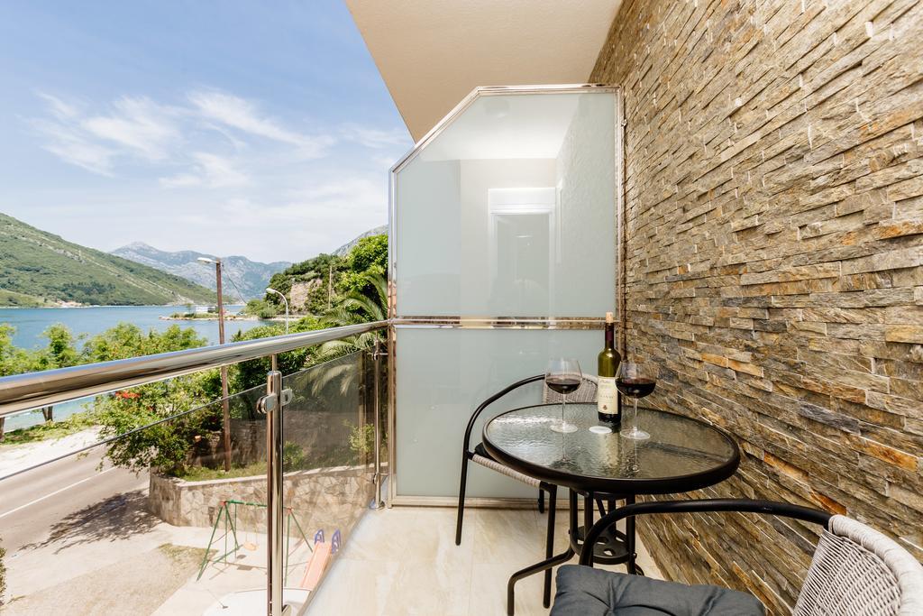 Dream Vacation Apartments Tivat Exteriör bild